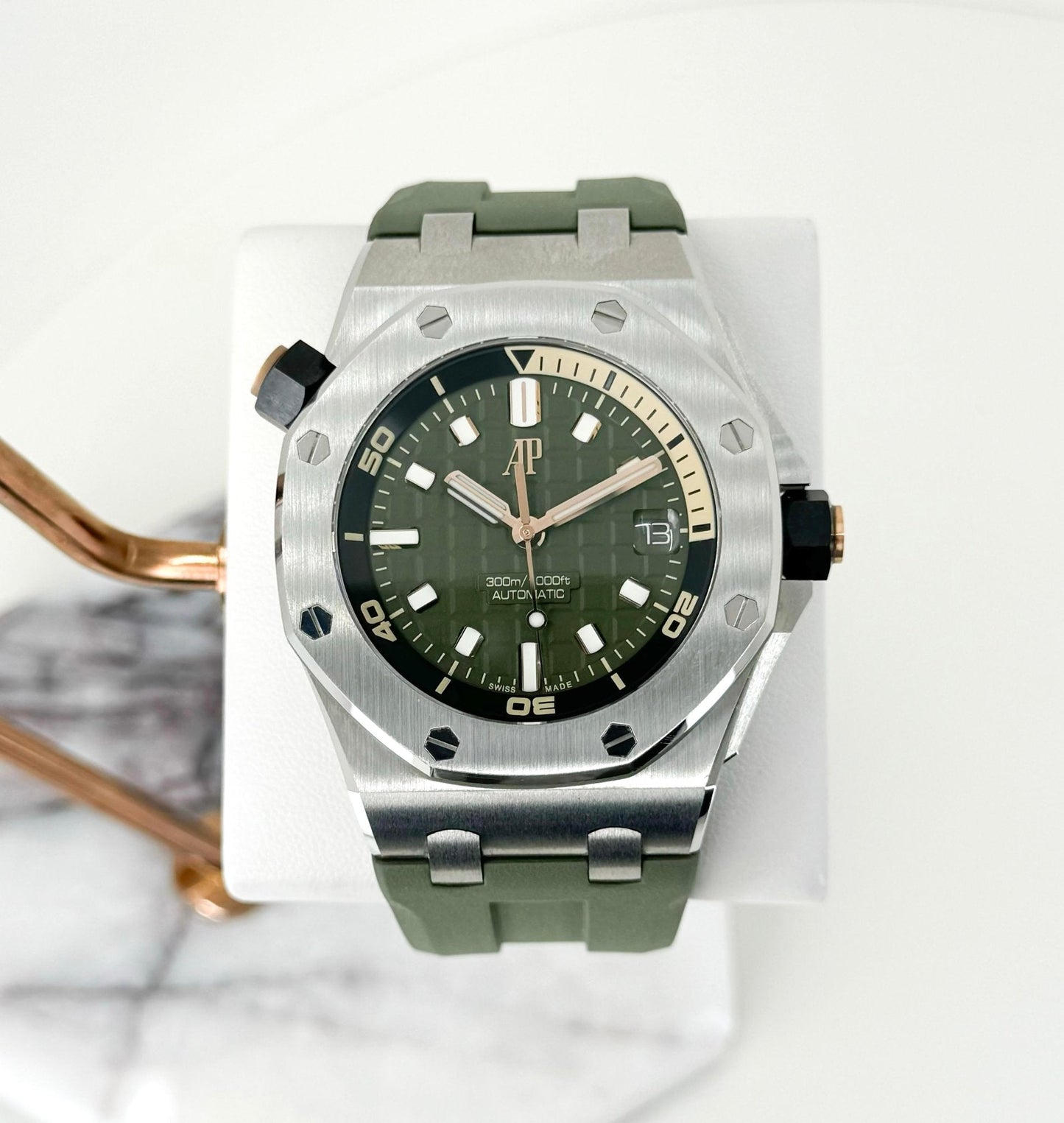 Audemars Piguet Royal Oak Offshore Diver Watch-Green Dial 42mm-15720ST.OO.A052CA.01