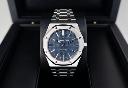 Audemars Piguet Royal Oak Selfwinding Blue dial with “Grande Tapisserie” 15400ST.OO.1220ST.03