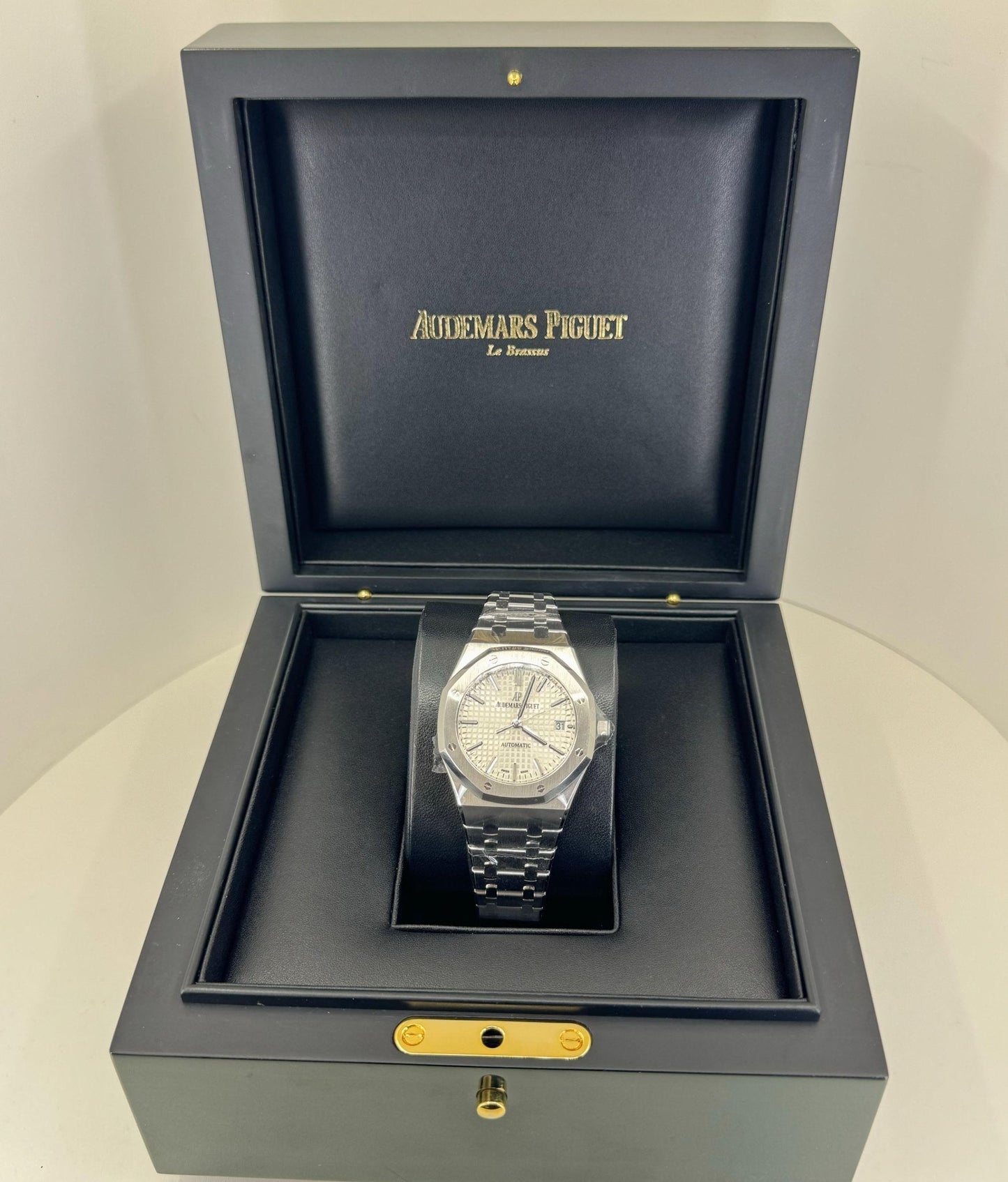 Audemars Piguet Royal Oak Selfwinding Watch - 41mm - Stainless Steel - Silver Dial - Calibre 3120-Silver Dial 41mm-15400ST.OO.1220ST.02