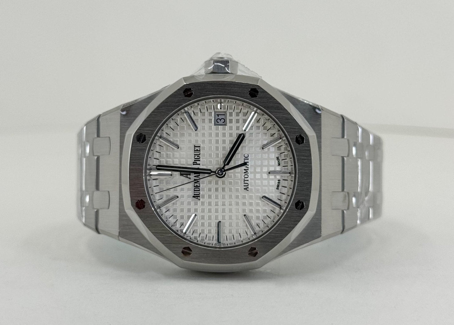 Audemars Piguet Royal Oak Selfwinding Watch - 41mm - Stainless Steel - Silver Dial - Calibre 3120-Silver Dial 41mm-15400ST.OO.1220ST.02